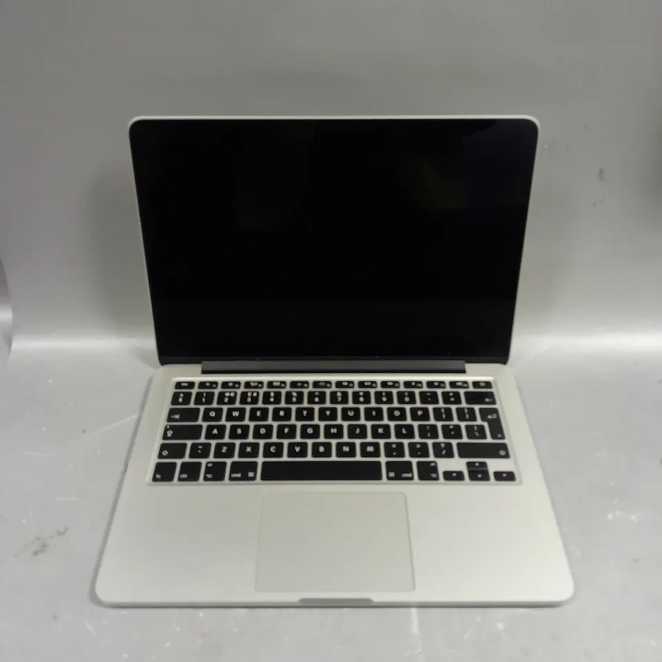 APPLE MACBOOK PRO - A1493