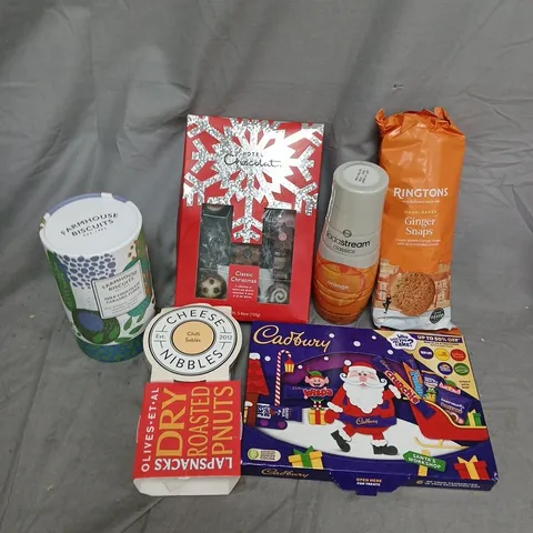 APPROXIMATELY 10 ASSORTED FOOD ITEMS TO INCLUDE GINGER SNAPS, SODASTREAM CLASSICS ORANGE, HOTEL CHOCOLAT CLASSIC CHRISTMAS SET, ETC