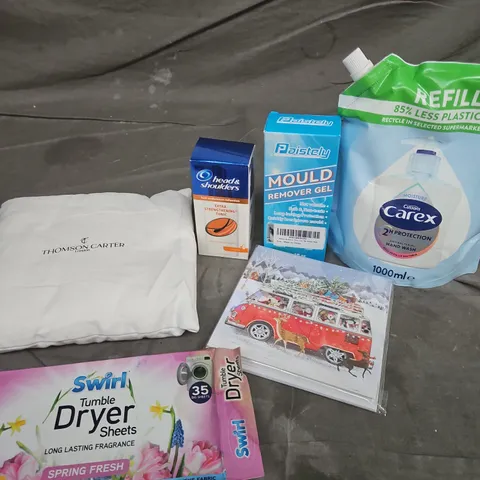 APPROXIMATELY 15 ASSORTED HOUSEHOLD ITEMS TO INCLUDE CAREX REFILL, MOULD REMOVER, CHRISTMAS CARDS ETC