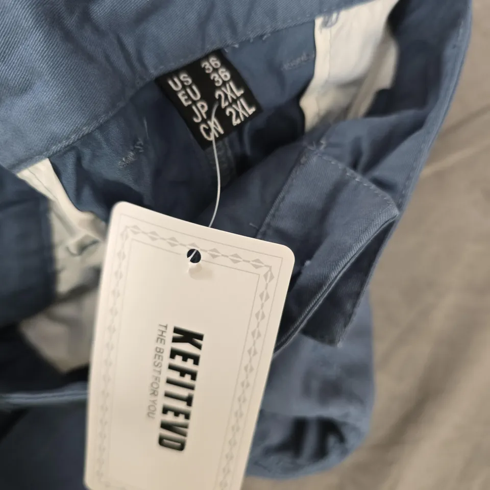 Men's Light Blue Cargo T shorts UK 36 (US 36 / EU 36 / JP 36)