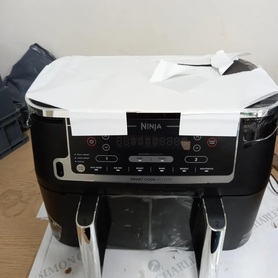 BOXED NINJA FOODI MAX 9.5L DUAL ZONE AIRFRYER AF451UK
