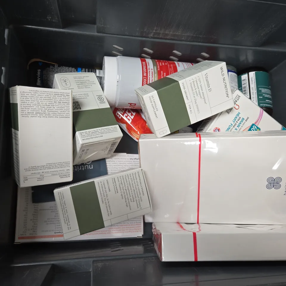 APPROXIMATELY 15 ASSORTED HEALTH & BEAUTY ITEMS TO INCLUDE WELLGARD APPLE CIDER VINEGAR GUMMIES, VITABOTICS OMEGA-3, WILD NUTRITION VITAMIN D, ETC