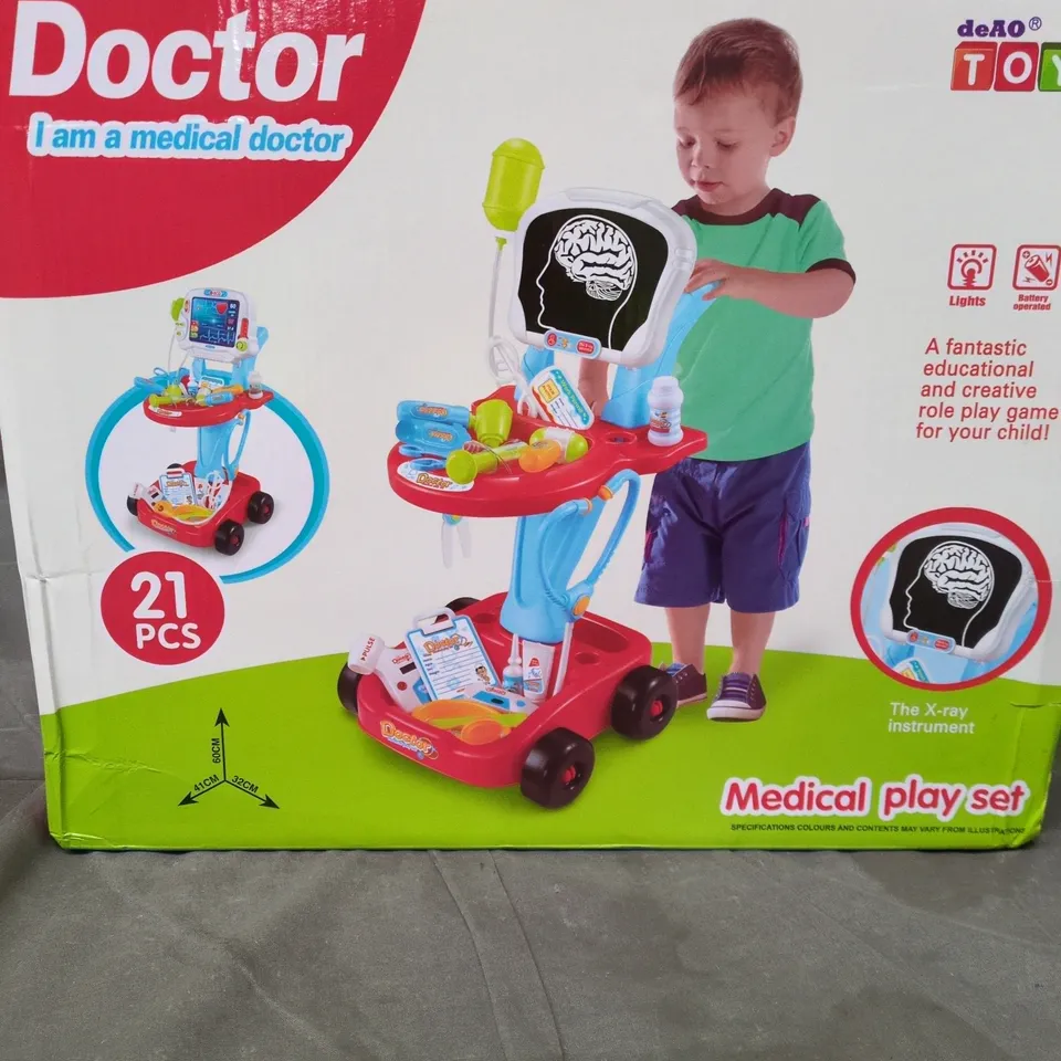 DEAO DOCTOR MEDICAL PLAY SET – 21 PIECES