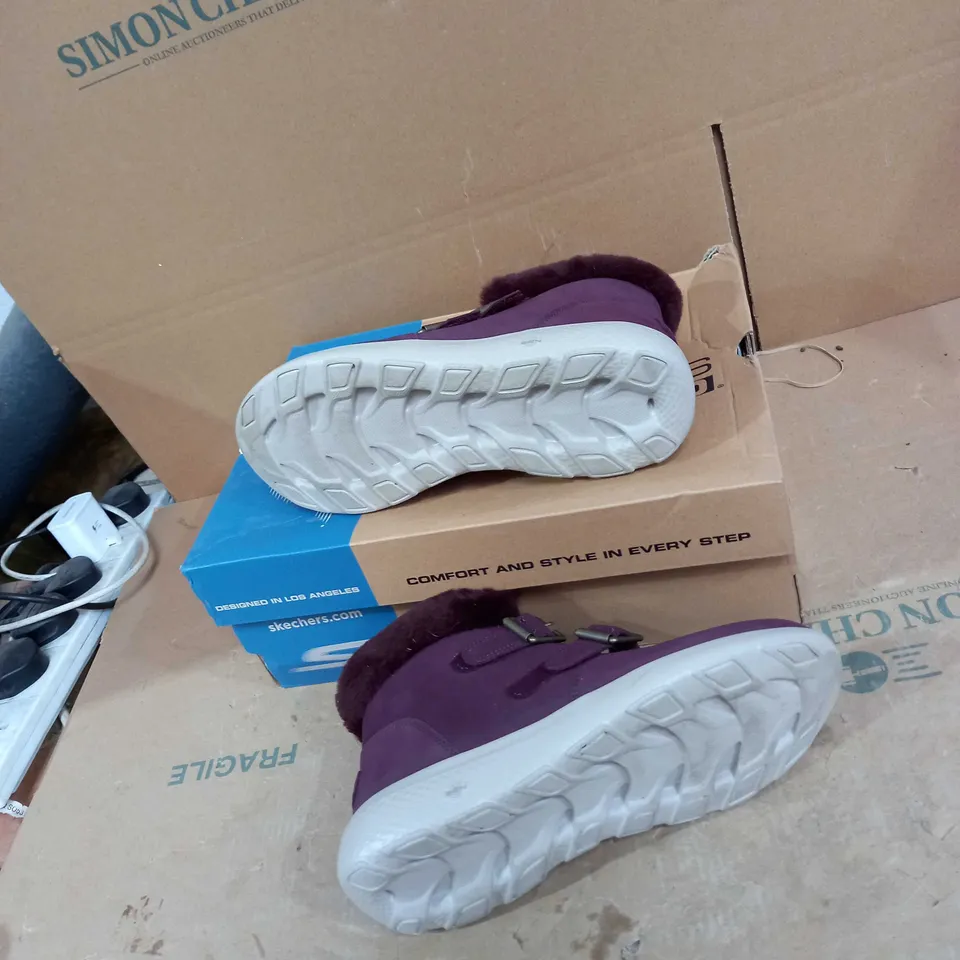 SKETCHERS PERFORMANCE BURGUNDY SHOES SIZE 5 