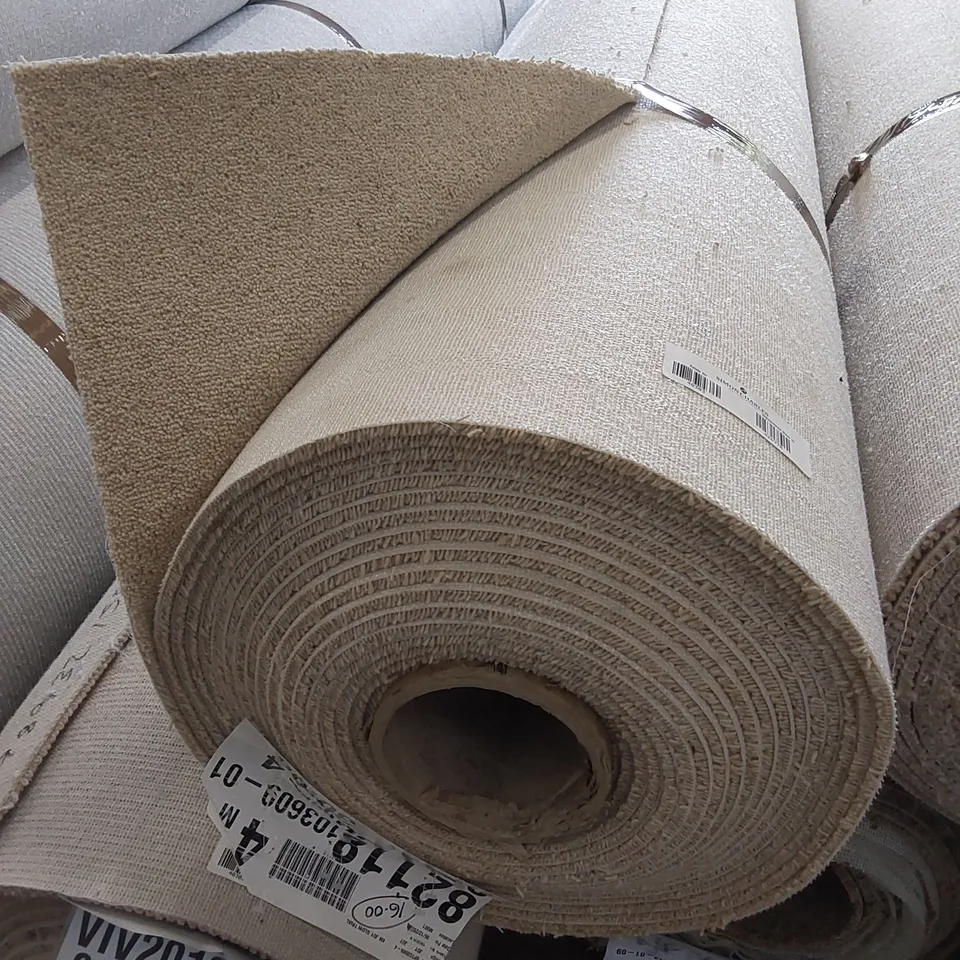 ROLL OF QUALITY JOY GLOW TRIAL CARPET // SIZE: APPROX 4 X 16m