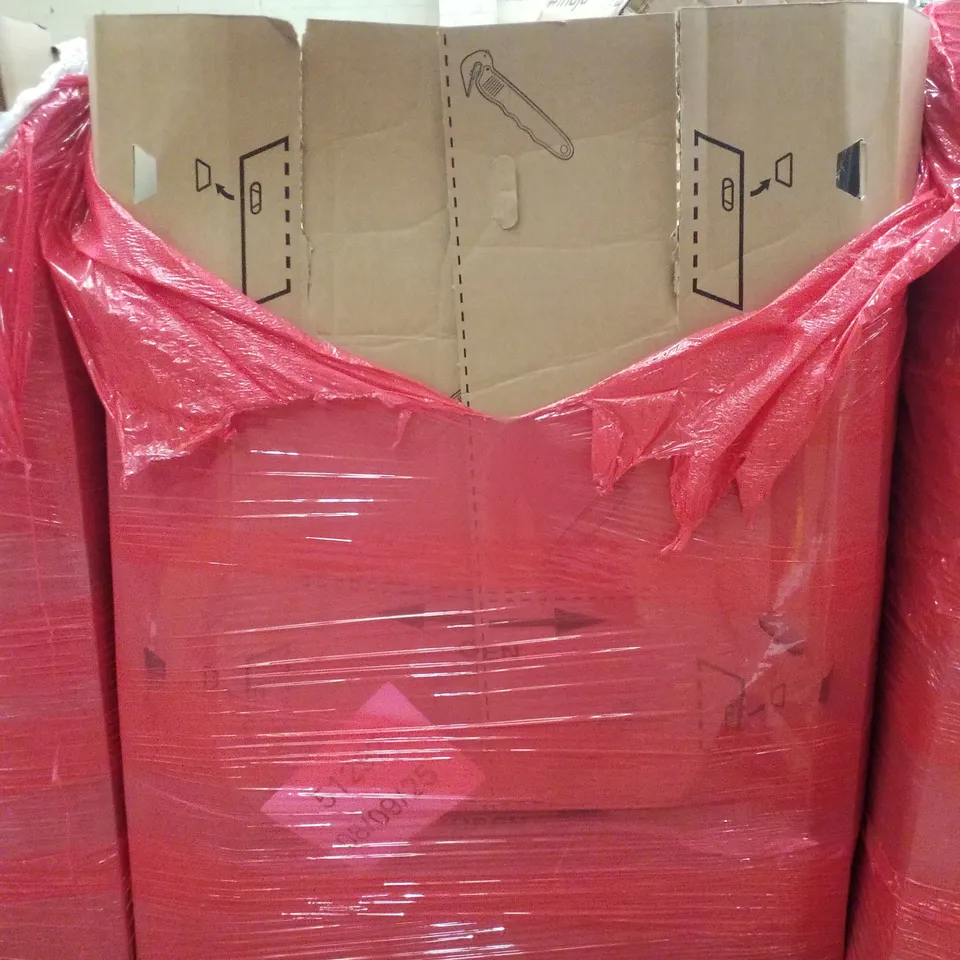 PALLET CONTAINING ASSORTED PRODUCTS INCLUDING CEILING FAN LIGHT, ELECTRIC SHOCK BUG ZAPPER, CHAIR MAT, GAMING MOUSE PAD & PRIVACY SCREEN PROTECTOR 