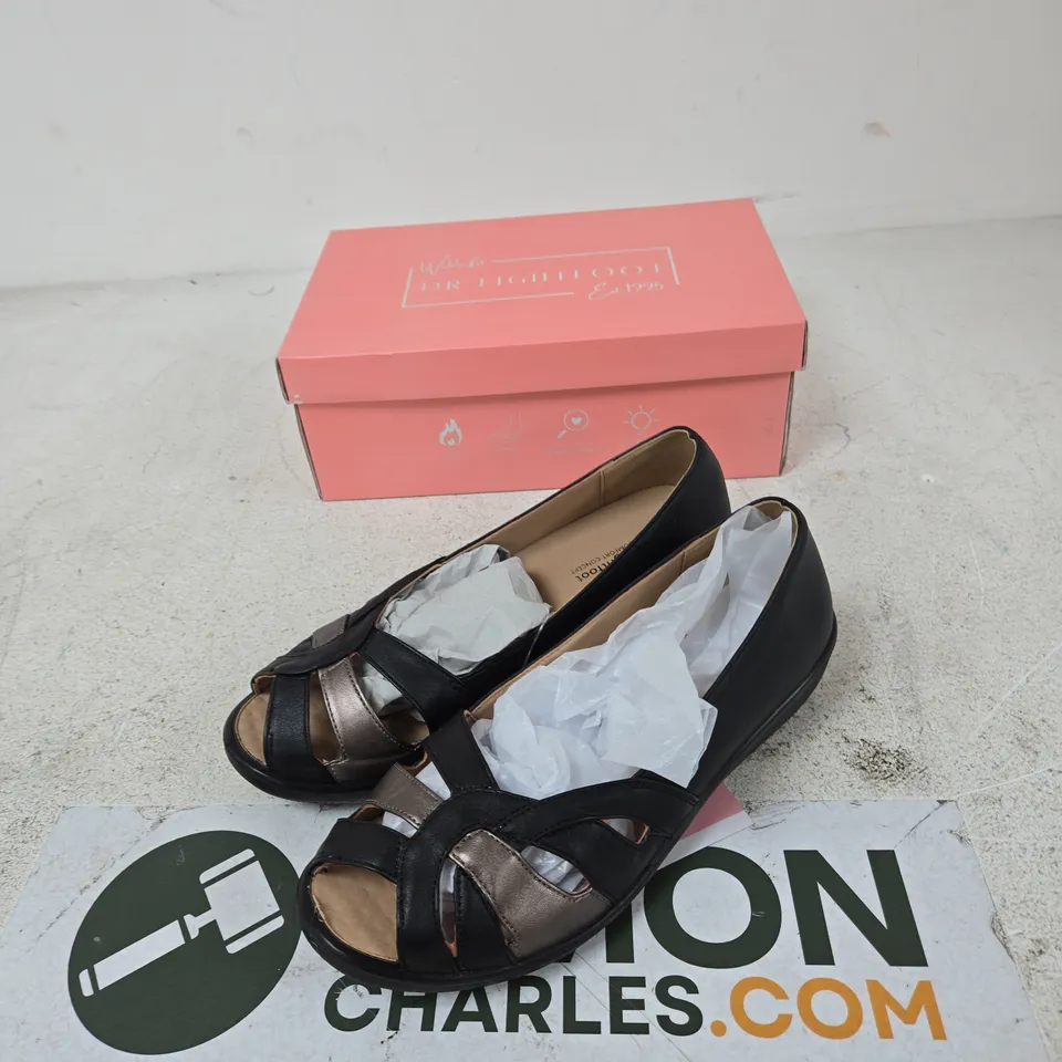DR LIGHTFOOT WOMEN’S SANDALS – PEWTER & BLACK, UK 7