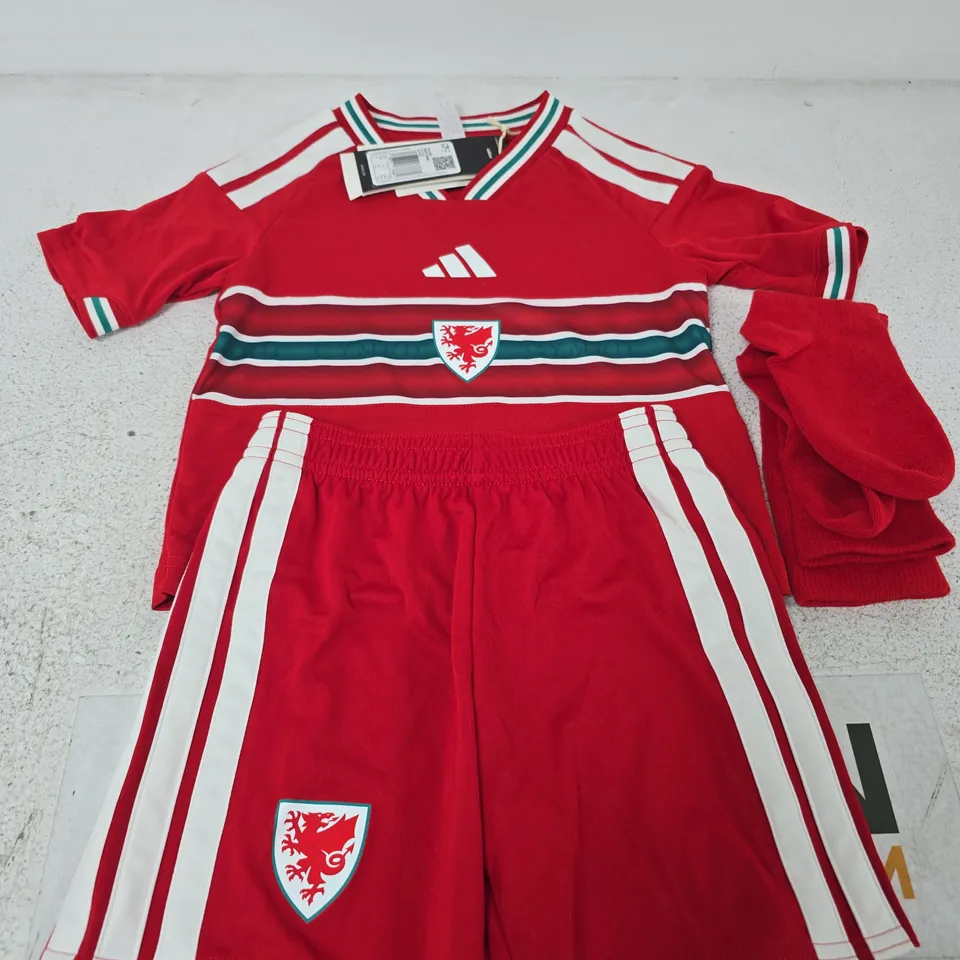 ADIDAS WALES FOOTBALL KIT – SIZE 3/4 YRS