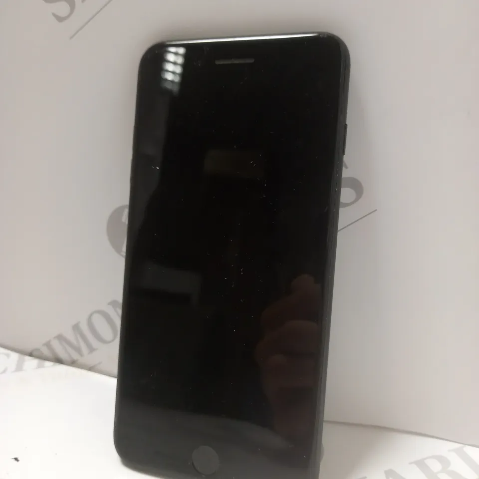 BOXED APPLE IPHONE 7 PLUS (A1784) IN BLACK