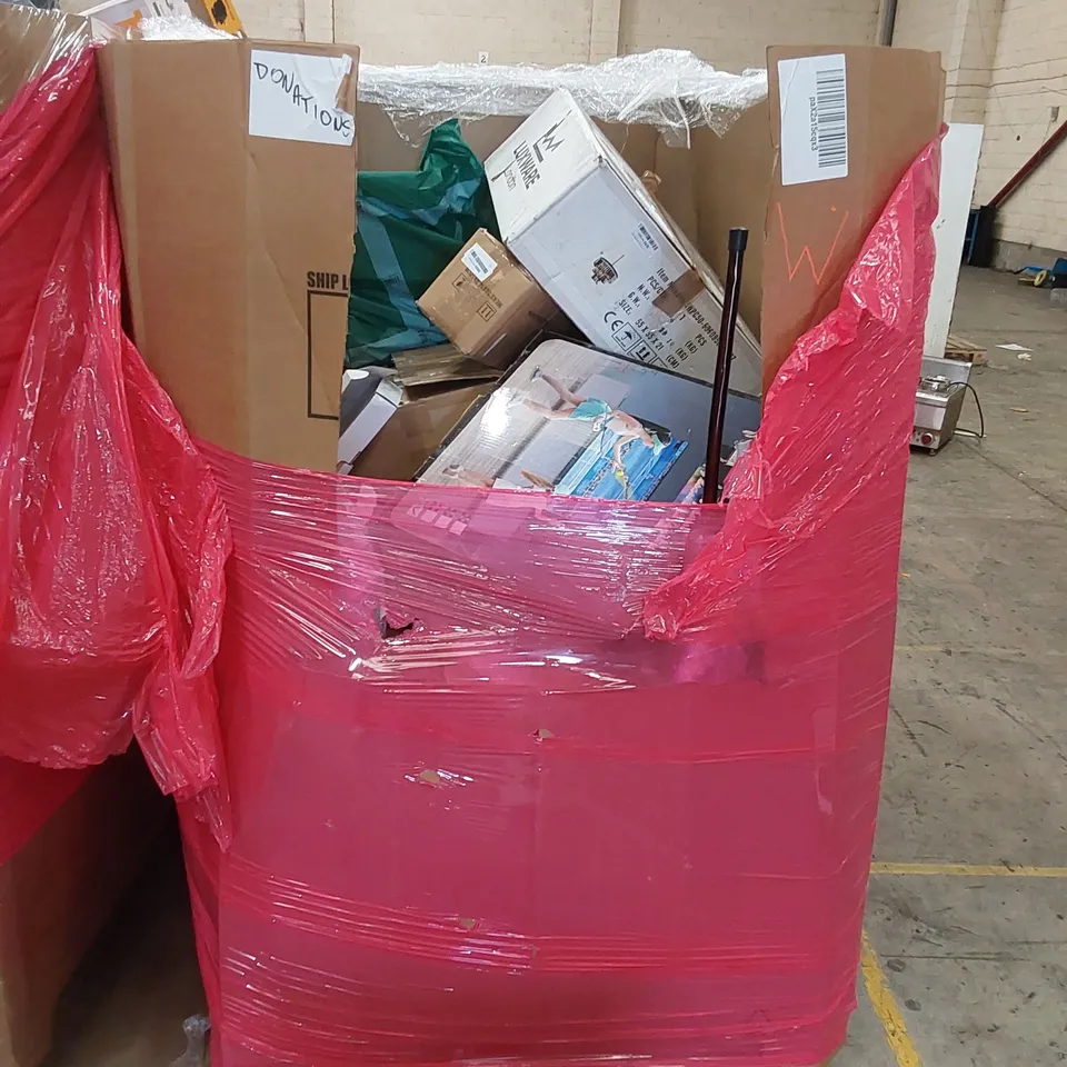 PALLET OF ASSORTED HOUSEHOLD ITEMS AND CONSUMER PRODUCTS TO INCLUDE; PRINTER, TOYS, BOXED FURNITURE ETC 
