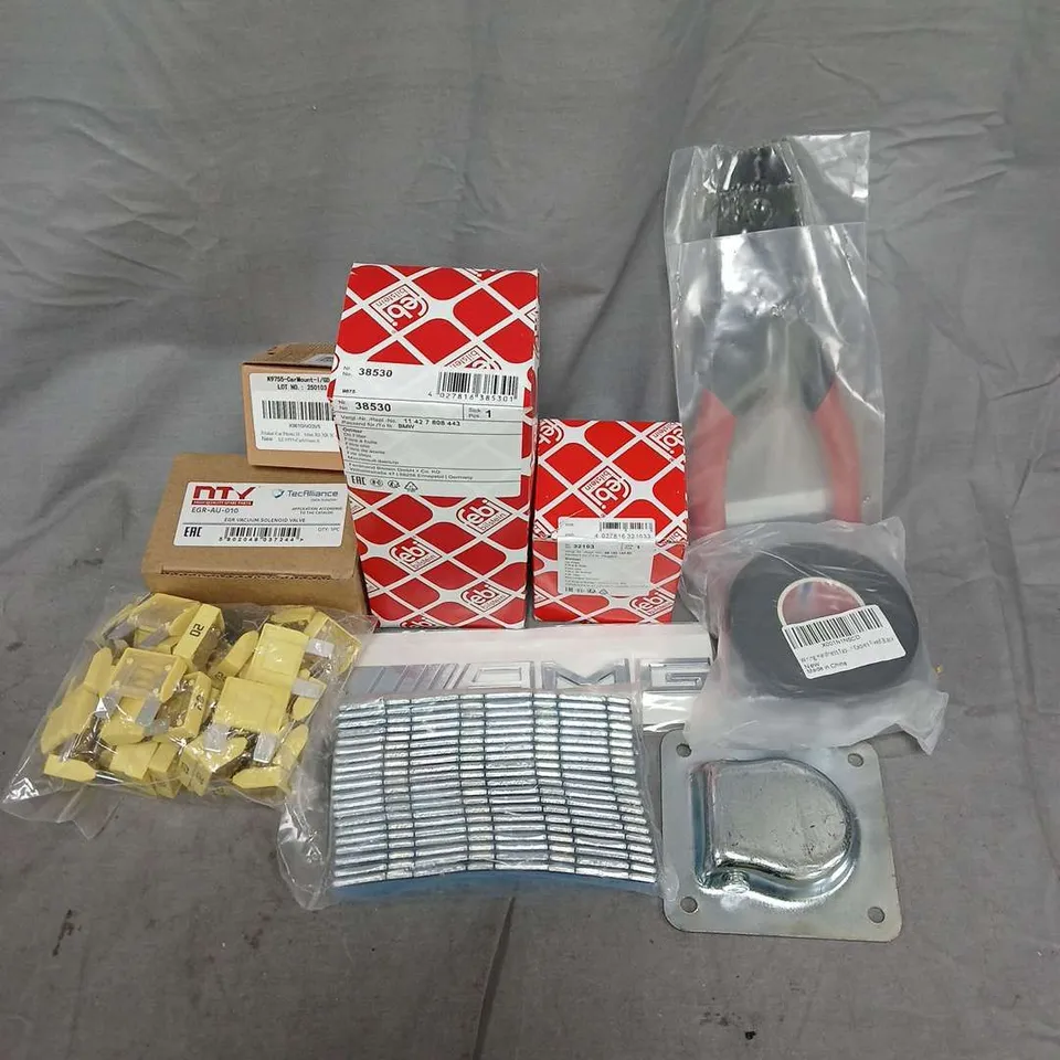 APPROXIMATELY 12 ASSORTED VEHICLE PARTS & ACCESORIES TO INCLUDE OIL FILTER, EGR VACUUM SOLENOID VALVE, MAGNETIC CAR MOUNT, ETC
