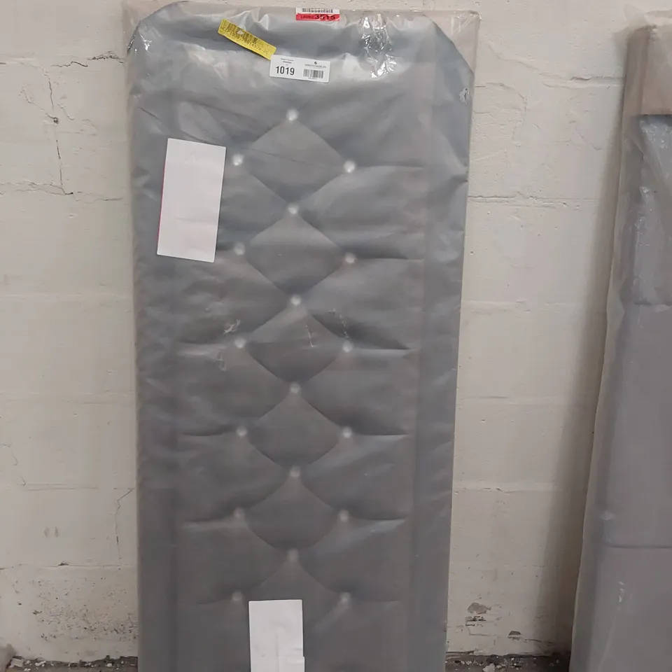 BAGGED DESIGNER MANTLE 5' KINGSIZE BUTTONED CHARCOAL FABRIC HEADBOARD 
