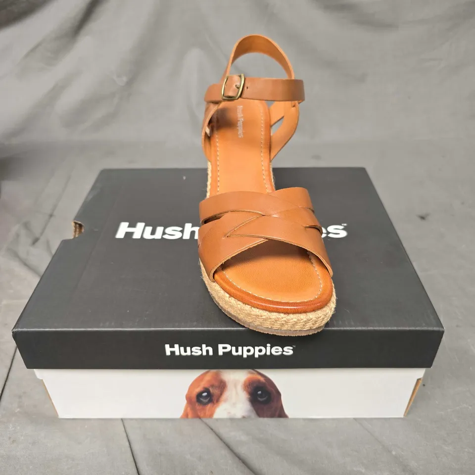 BOXED PAIR OF HUSH PUPPIES PHOEBE WEDGE SANDALS - 6