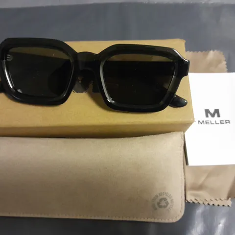 BOXED PAIR OF MELLER GLASSES IN FOG