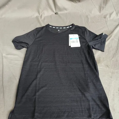NIKE BLACK SPORTS TEE SIZE ENFANT M 
