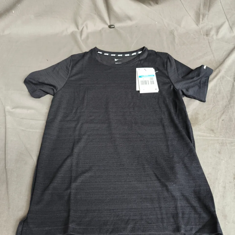 NIKE BLACK SPORTS TEE SIZE ENFANT M 