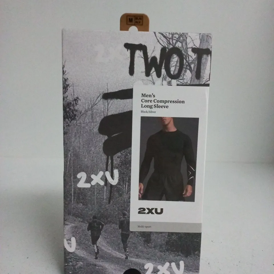 2XU MEN’S CORE COMPRESSION LONG SLEEVE – BLACK/SILVER (SIZE M)