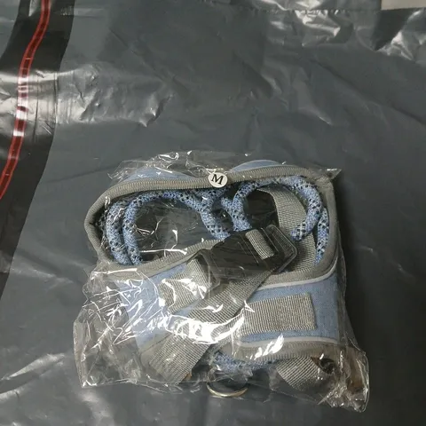 BOX OF APPROXIMATELY 15 ASSORTED HOUSEHOLD ITEMS INCLUDING MEDIUM DOG HARNESS , 45CM CHRISTMAS TREE AND CHRISTMAS WRAPPING PAPER 