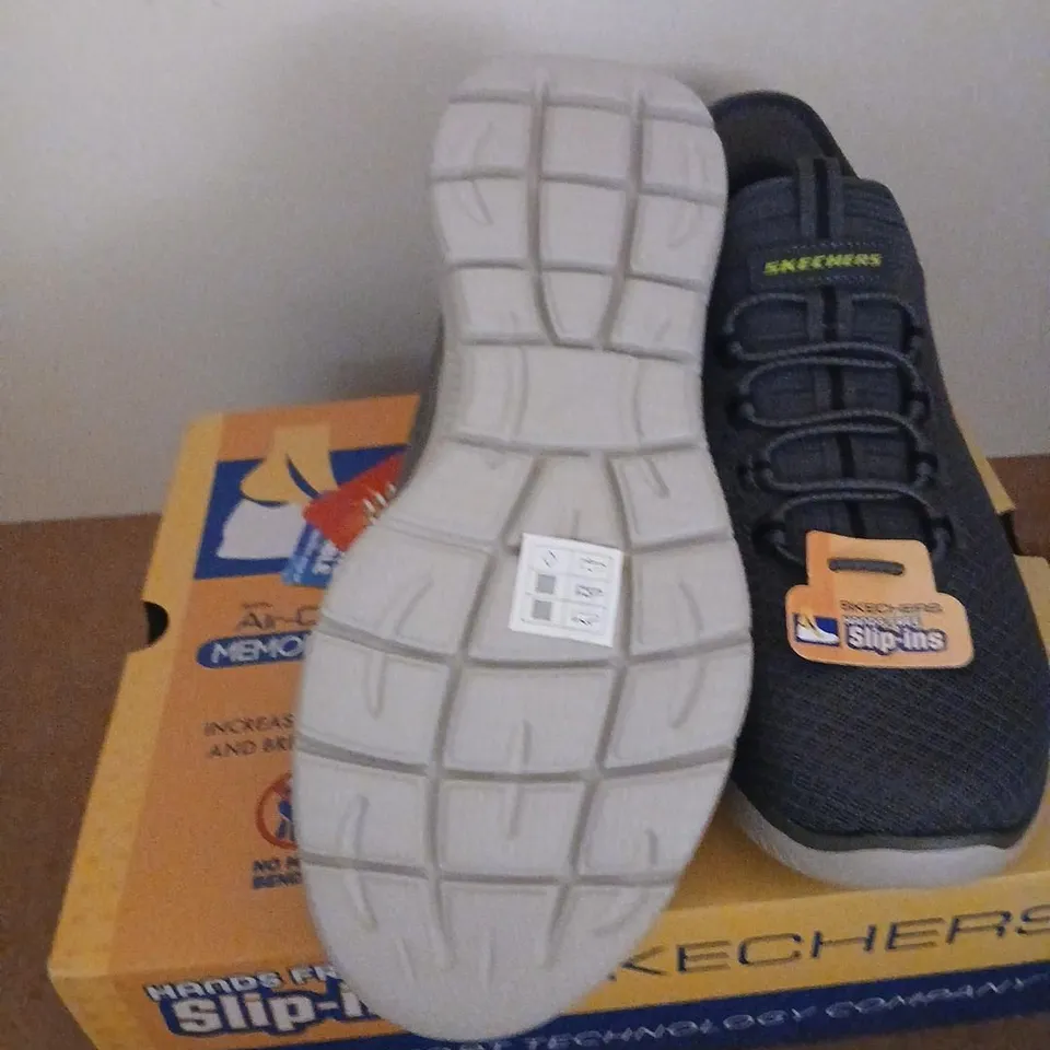 SKECHERS MEN'S SLIP-INS TRAINERS – NAVY/GRAY, UK 6, WIDE FIT (US 7)
