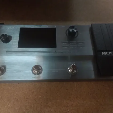 MOOER GE200 AMP MODELLING & MULTI EFFECTS PROCESSOR