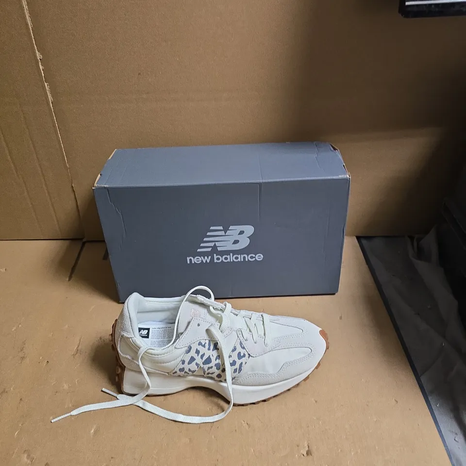 NEW BALANCE TRAINERS – WHITE/GREY WITH GUM SOLE - UK SIZE 4