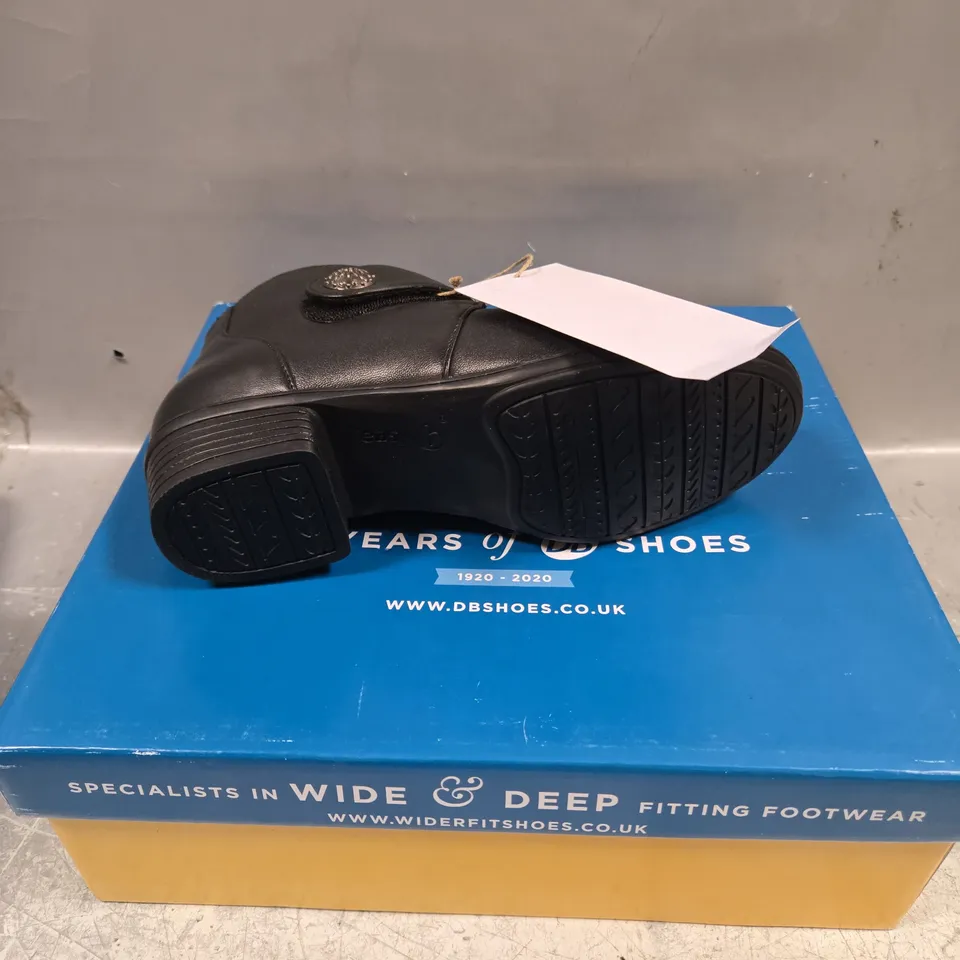 BOXED PAIR OF DB CHERBOURG BOOTS IN BLACK - 5