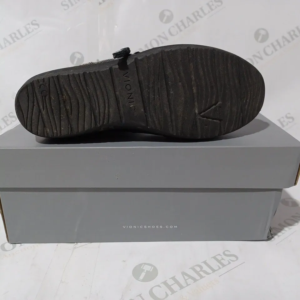 BOXED PAIR OF VIONIC LOIS BOOTS IN BLACK UK SIZE 5.5