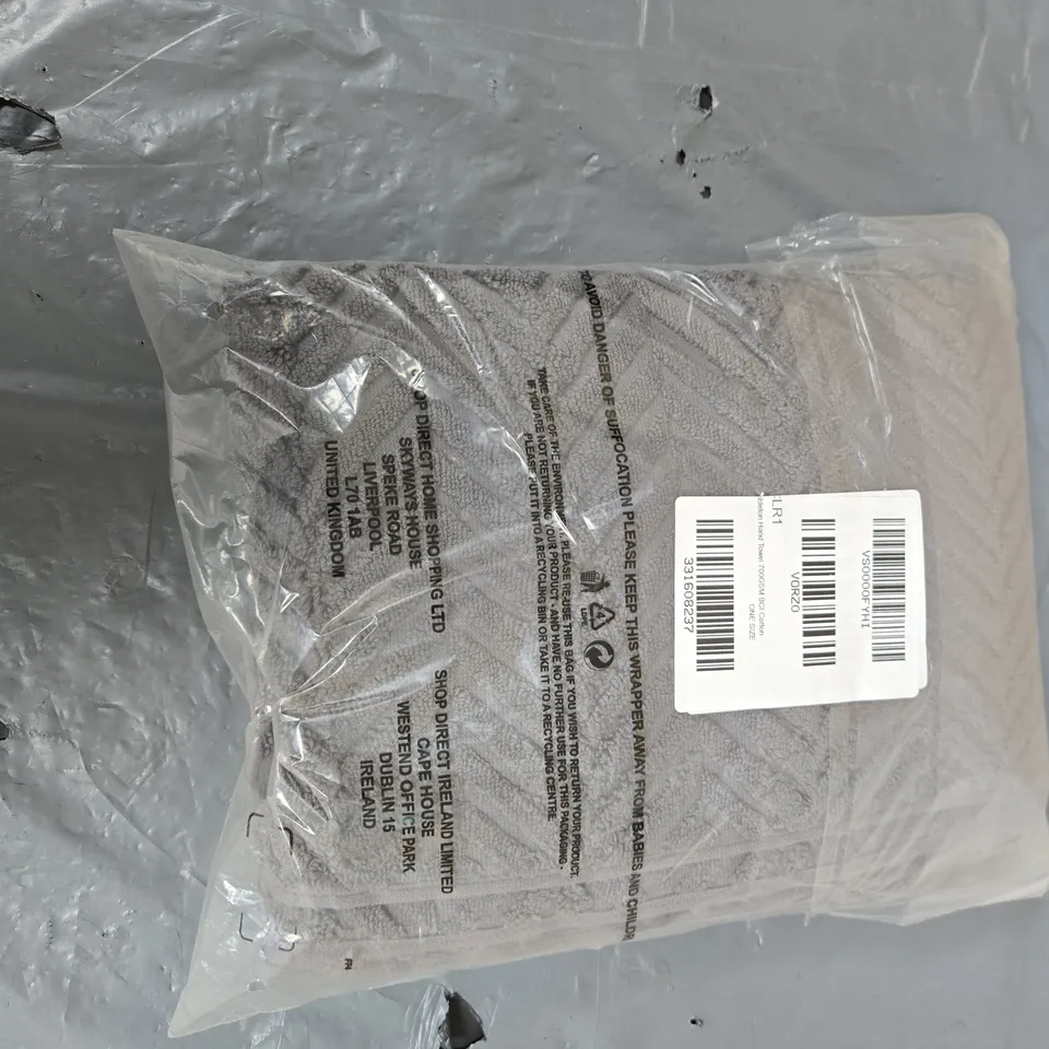 CHEVRON PATTERN BATH TEXTILE IN SEALED PLASTIC BAG. LYNDON COMPANY