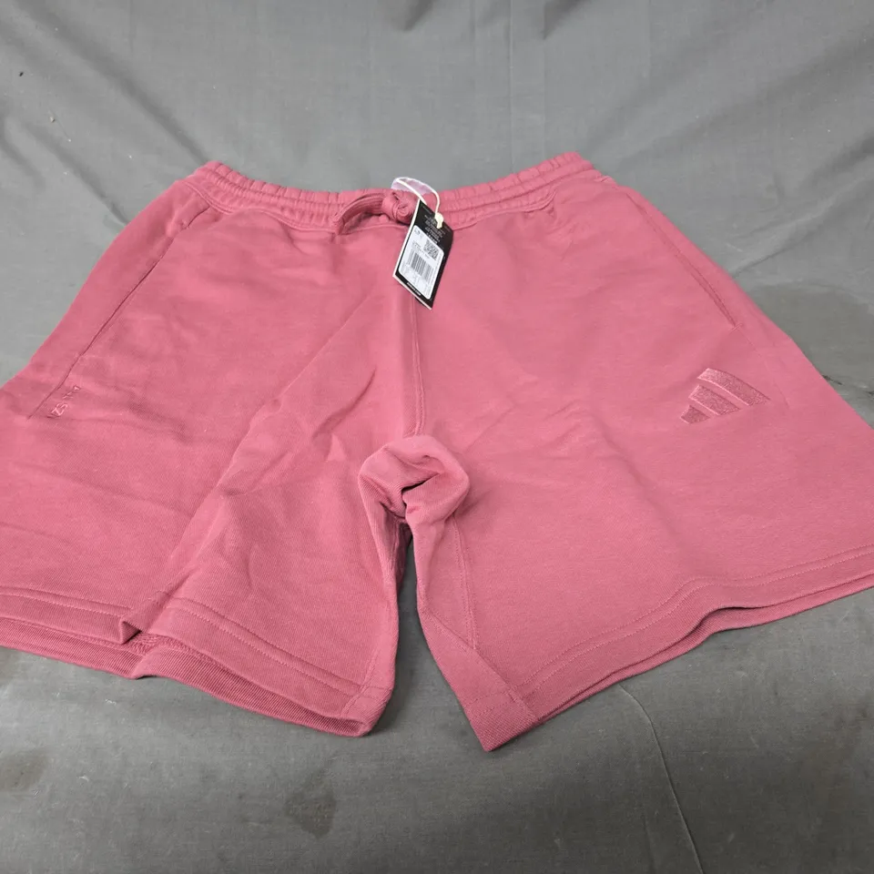 ADIDAS FLEECED SHORTS SIZE M