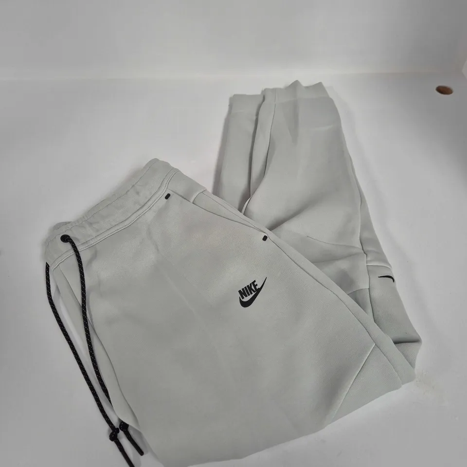 NIKE TECH FLEECE JOGGER SIZE L 