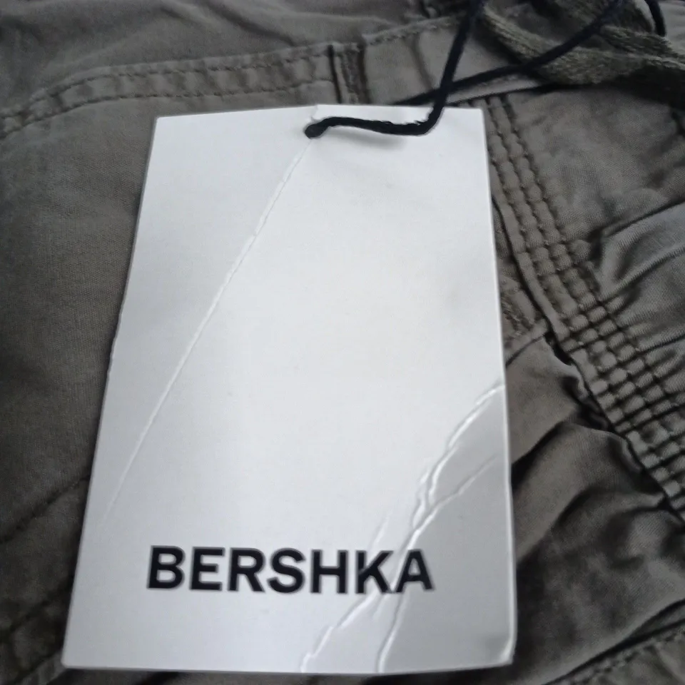BERSHKA WOMEN'S CARGO PANTS – KHAKI, UK 6 (EU 34)