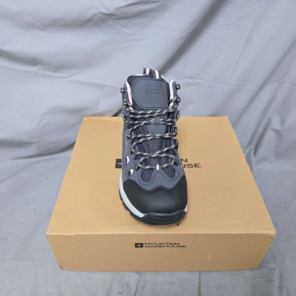 BOXED PAIR OF MOUNTAIN WAREHOUSE ADVENTURER WOMENS WATERPROOF WALKING BOOTS IN GREY - UK 4