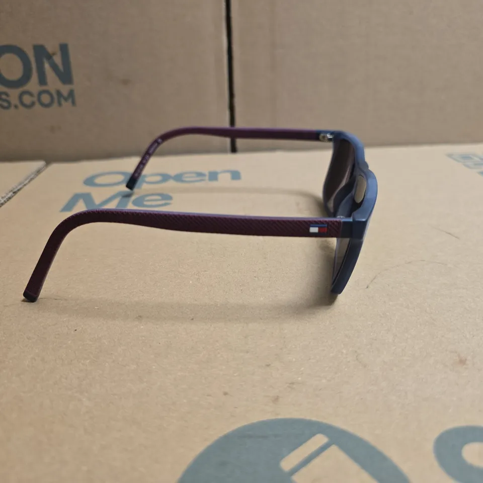 TOMMY HILFIGER BLACK FRAMED GLASSES WITH BURGHUNDY ARMS IN CASE