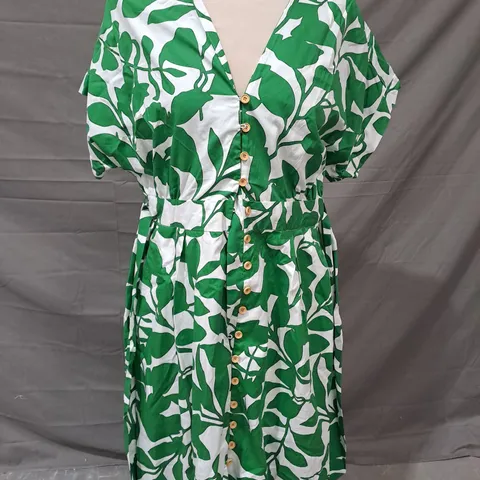 ZARA DRESS IN GREEN/WHITE SIZE LARGE