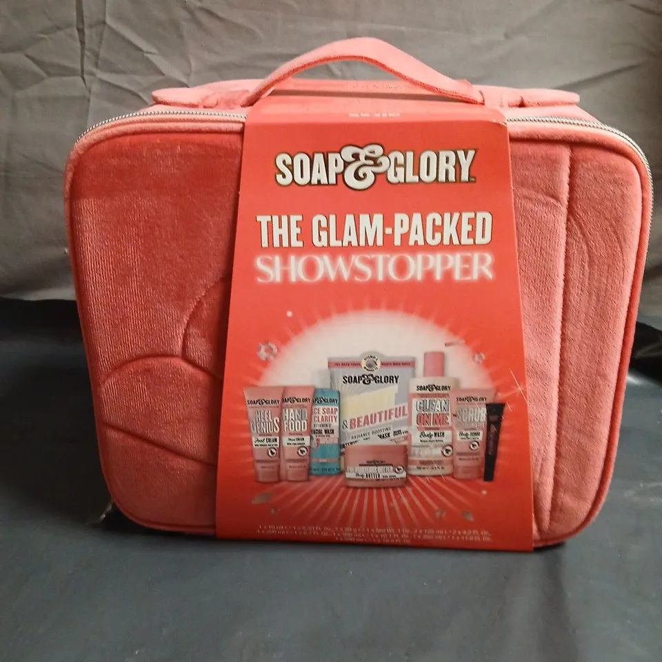 SOAP & GLORY THE GLAM-PACKED SHOWSTOPPER GIFT SET