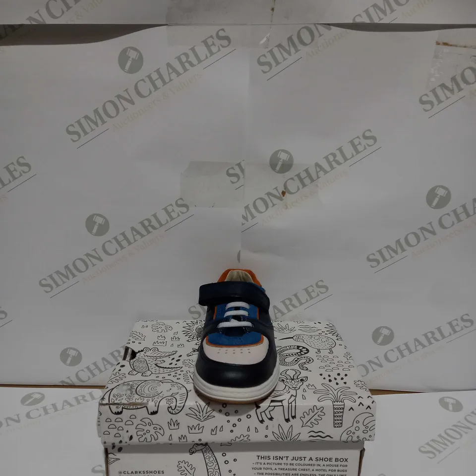 CLARKS FAWN CRAFT K IN NAVY - EU 25 1/2