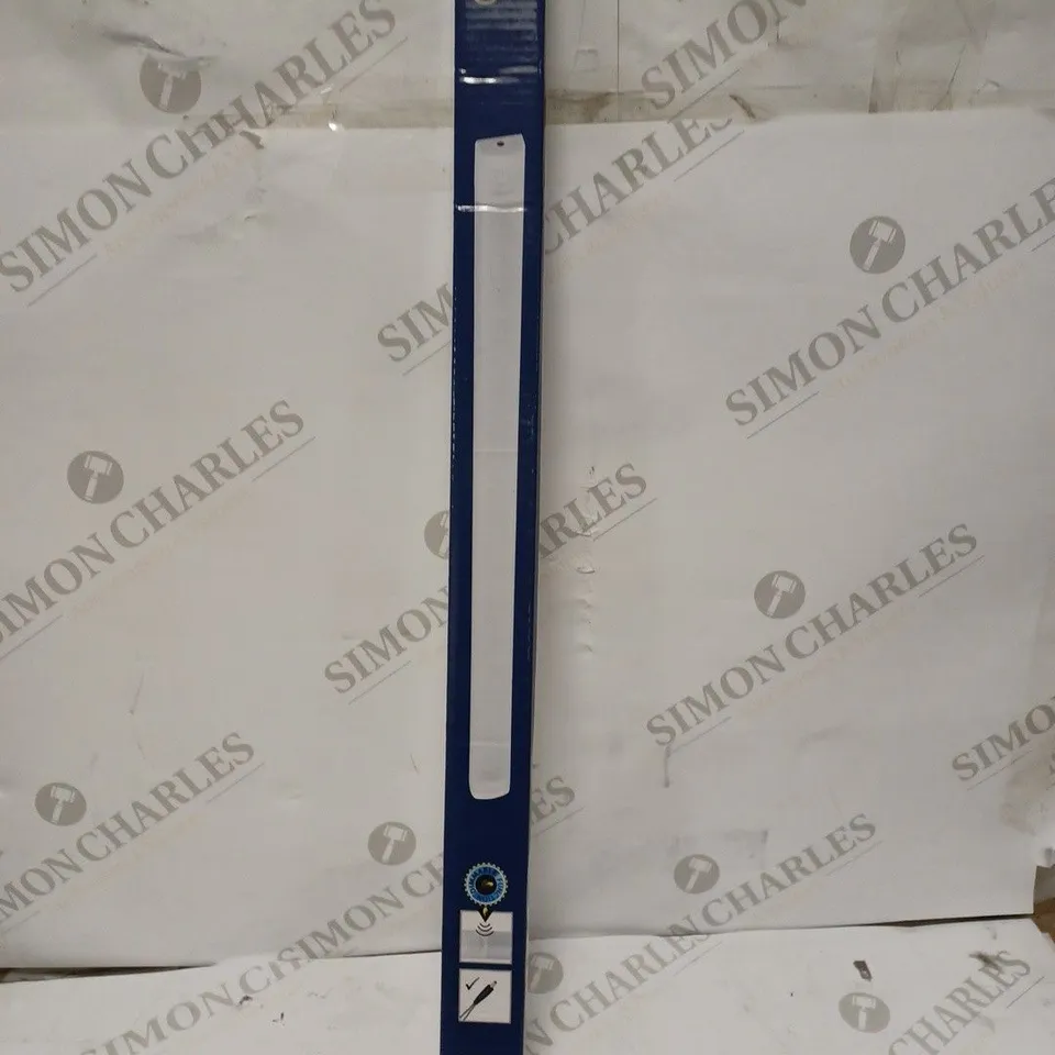 LOT OF 39 BRAND NEW KANLUX 7W GRAZI LED LINEAR LED FIXTURES (22163)