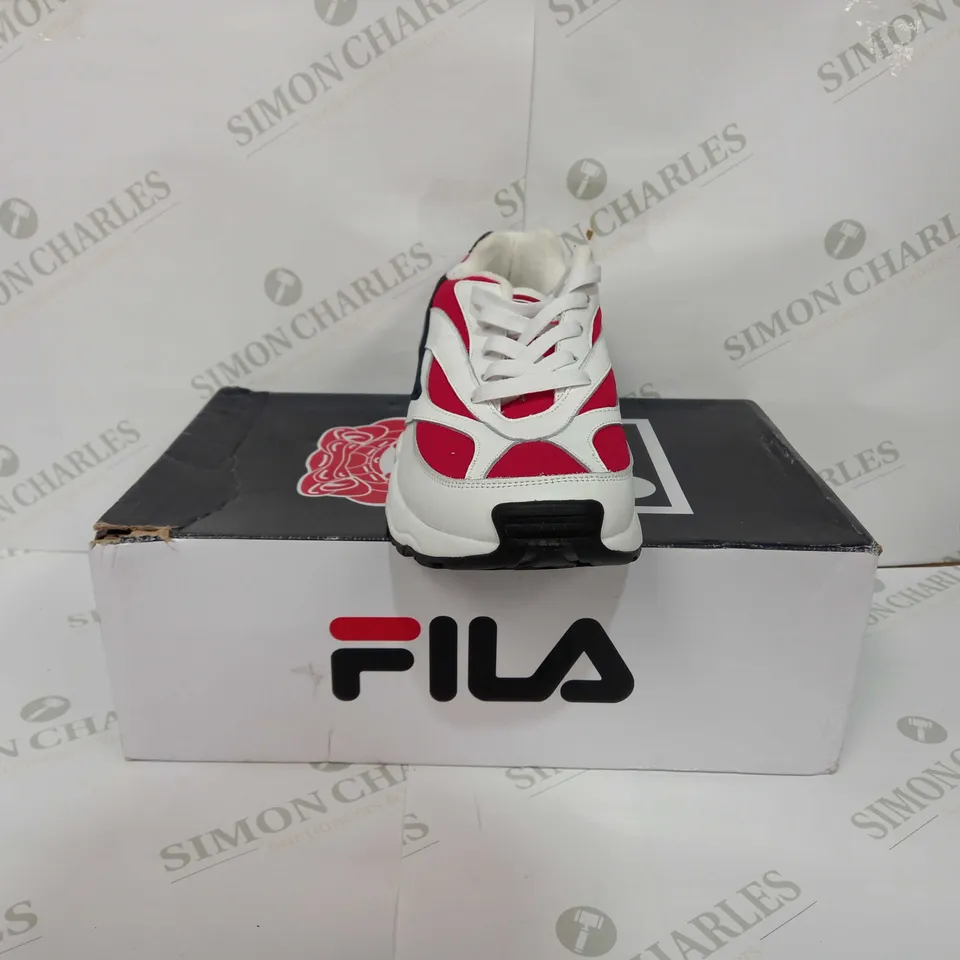 FILA V94M LOW WHITE NAVY RED LEATHER LACE UP MENS TRAINERS - UK 11