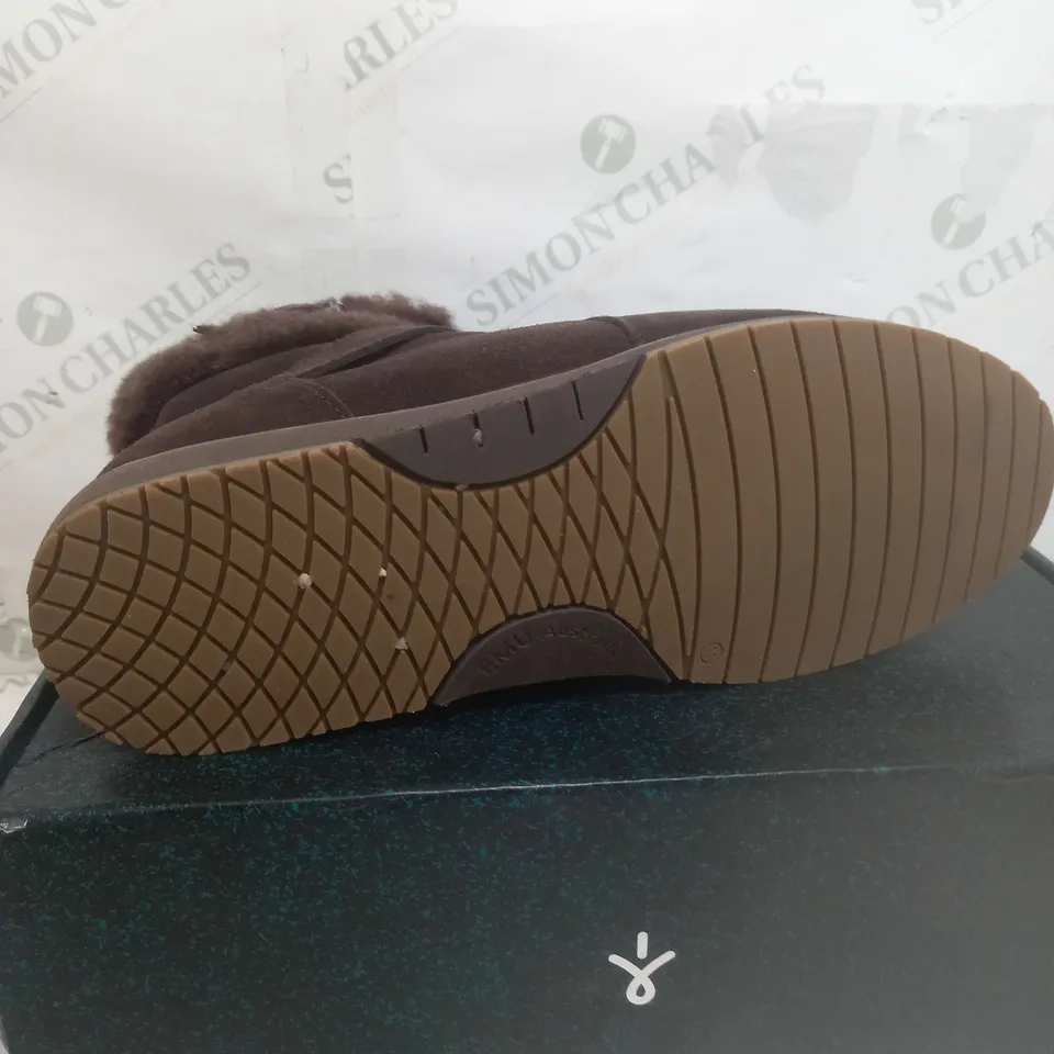 EMU AUSTRAILA MERAK SUEDE ESPRESSO BOOTS - UK SIZE 9