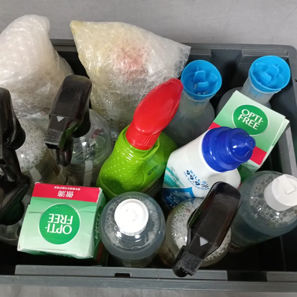 APPROXIMATELY 12 ASSORTED HOUSEHOLD LIQUID PRODUCTS TO INCLUDE ULTIMATE BUG KILLER, STERILE EYEFRESH, TOILT FRESH CLEANER, ETC - COLLECTION ONLY