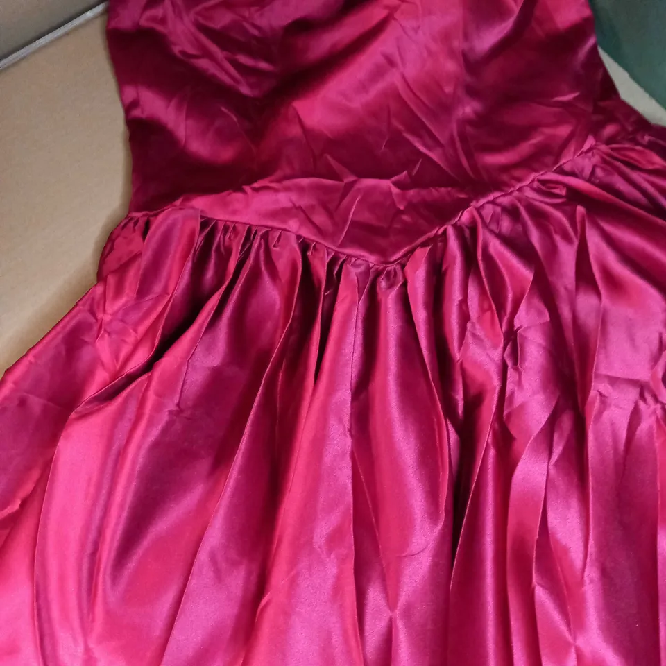 HEBEOS SATIN RED STATEMENT OCCASION GOWN