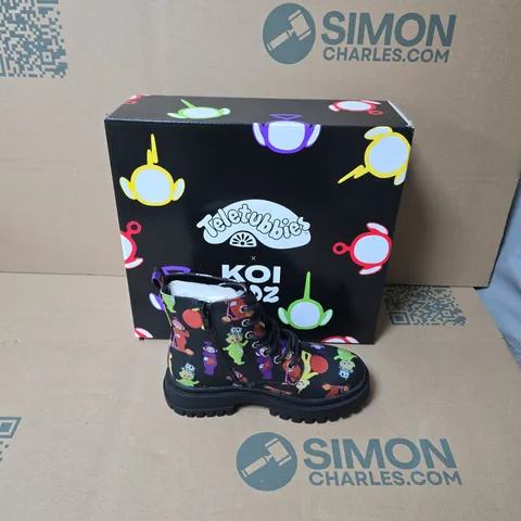 BOXED KOI KIDZ TELETUBBIES SUPERDOME KIDZ BOOTS BLACK SIZE UK 13 