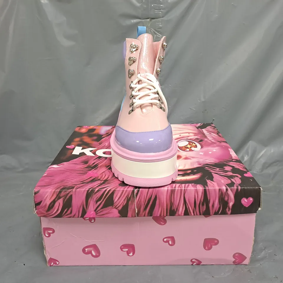 BOXED PAIR OF KOI KAWAII HYDRA HI-SHINE PLATFORM BOOTS IN MULTICOLOUR SIZE UK 6