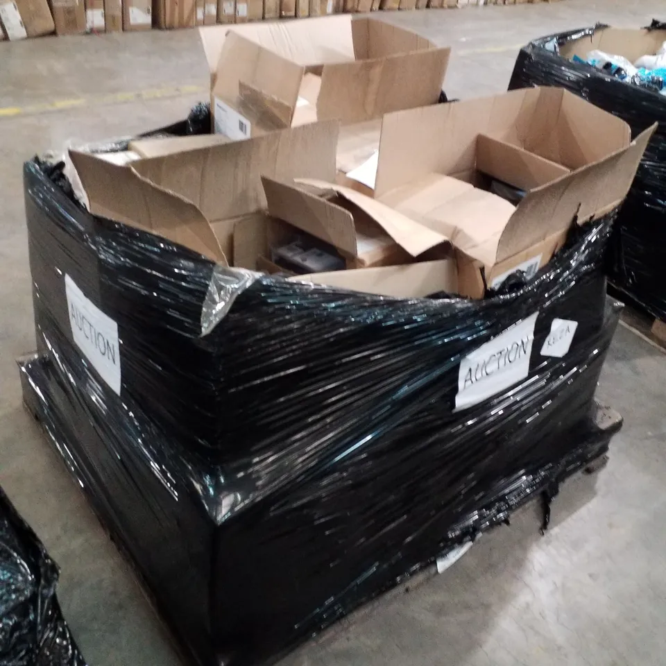 PALLET CONTAINING APPROXIMATELY 9 BOXES OF 1.5M HDMI TO MICRO HDMI CABLES