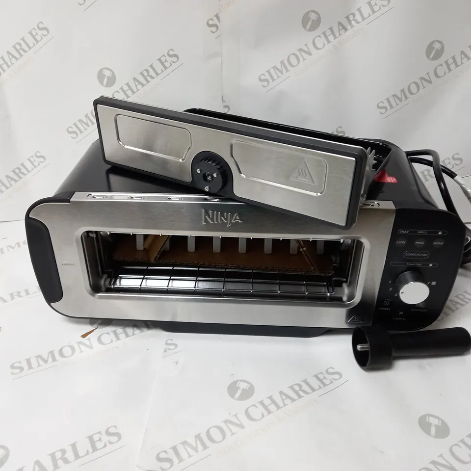 BOXED NINJA 2 IN 1 TOASTER & GRILL ST100UK