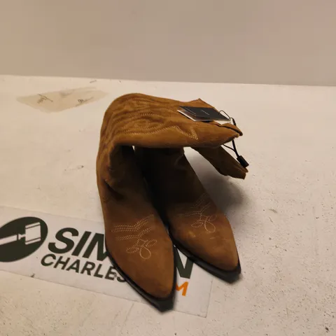 STRADIVARIUS UK 7 BROWN SUEDE ANKLE BOOTS WITH DECORATIVE EMBROIDERY