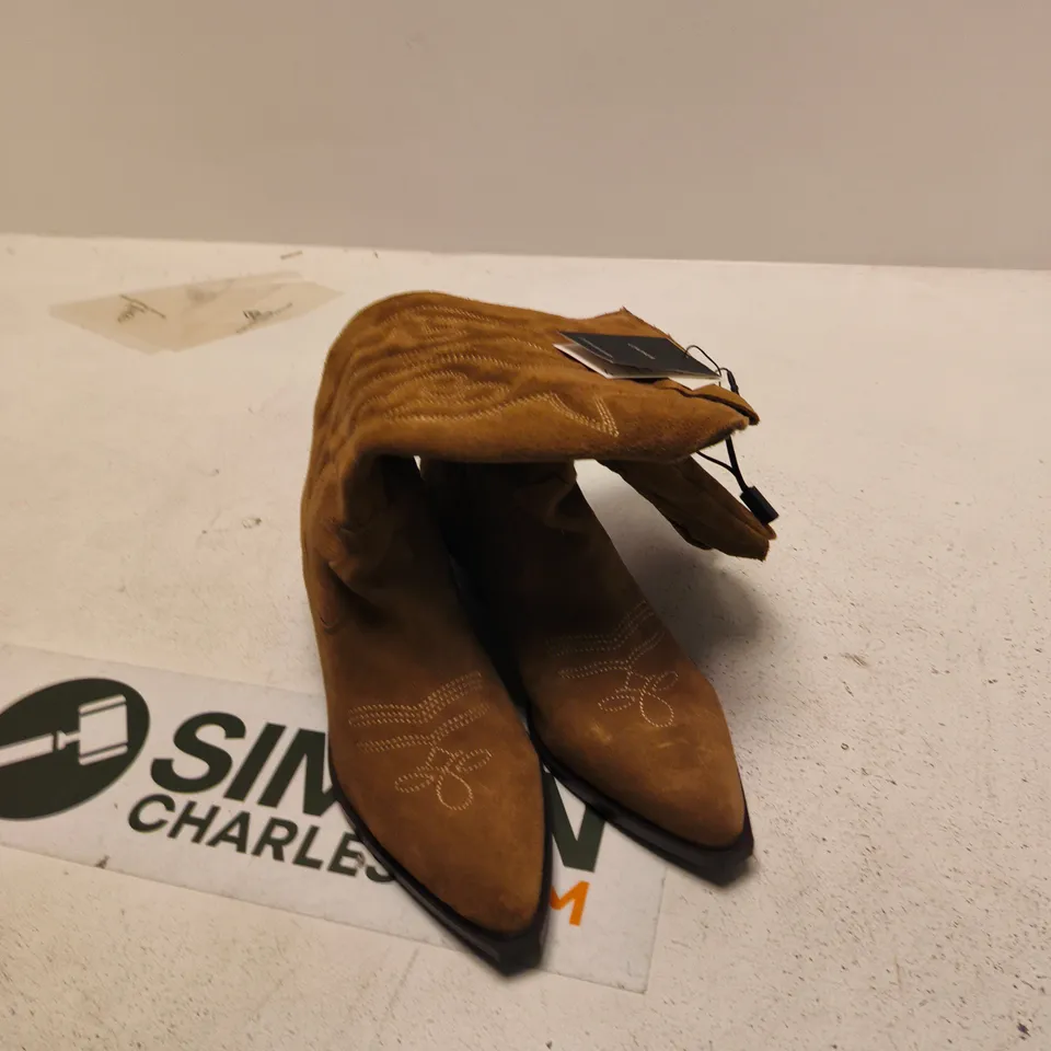 STRADIVARIUS UK 7 BROWN SUEDE ANKLE BOOTS WITH DECORATIVE EMBROIDERY 