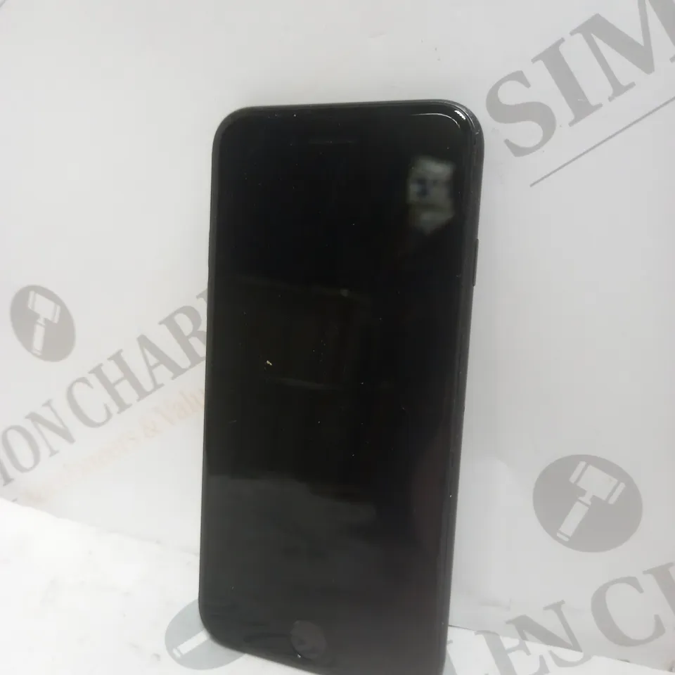 APPLE IPHONE SE SMARTPHONE IN BLACK 
