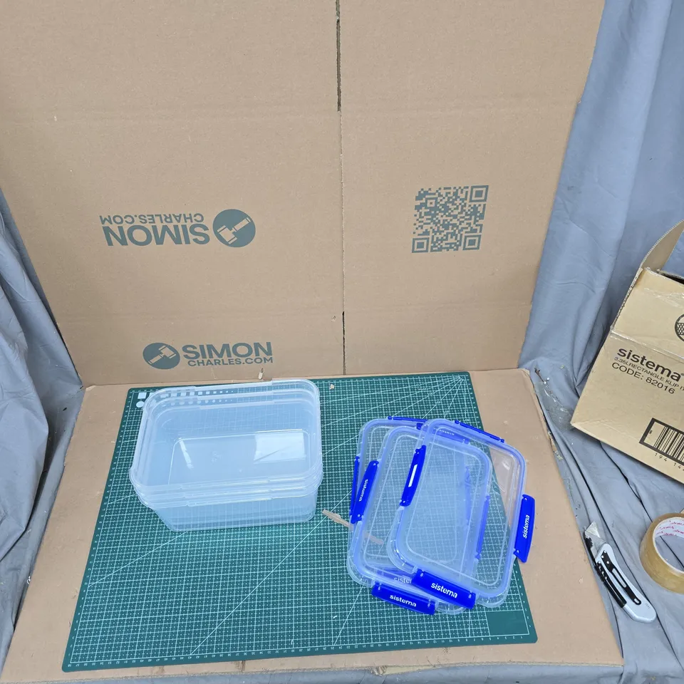 SISTEMA CLEAR PLASTIC STORAGE CONTAINERS WITH BLUE CLIP LIDS – SET OF 3