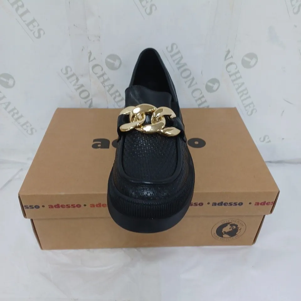 BOXED ADESSO LADIES FLAT SHOES WITH GOLD CHAIN DETAIL BLACK SIZE EU 40